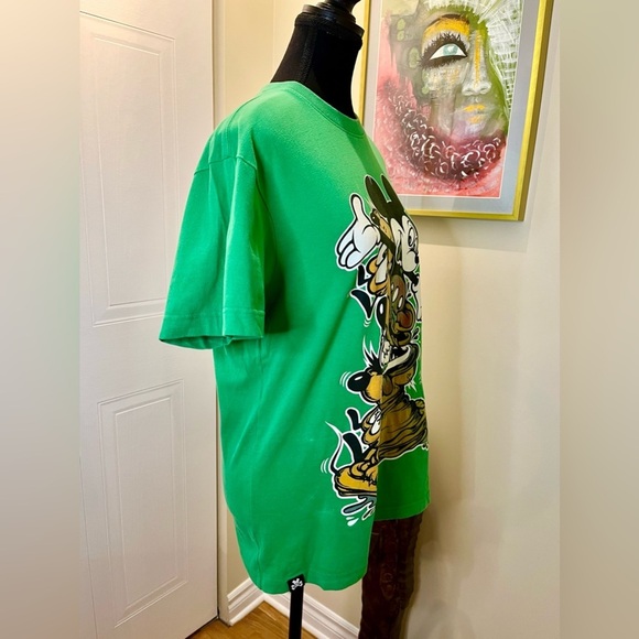 💚RARE Bloc28 By Disney/Artist  Series a collab w/artist Josh Sutterby green tee - Picture 5 of 13